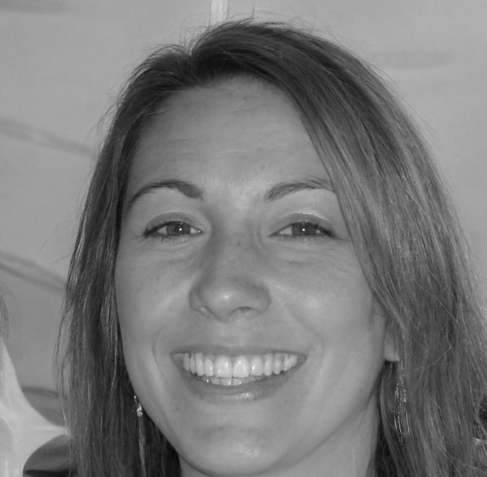 Retrato profesional de la instructora Ana Beatriz Silva
