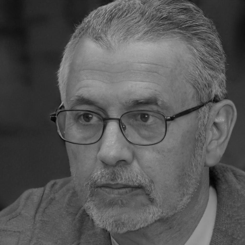 Retrato profesional de Eduardo Morales